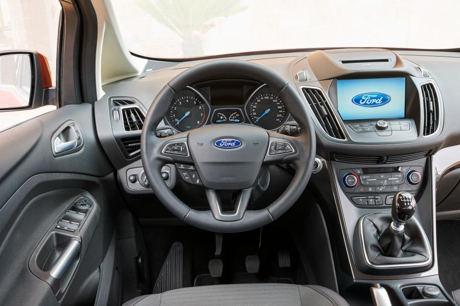 Торпедо Ford C-Max 2015 года  (фото 33 из 34)
